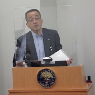 seminar_13-1.jpg(23733 byte)